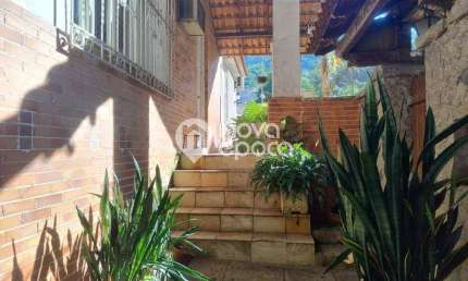 Casa com 3 quartos à venda na Rua Borda do Mato, Grajaú, Rio de Janeiro