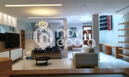 Casa com 3 quartos à venda na Rua Triunfo, Santa Teresa, Rio de Janeiro