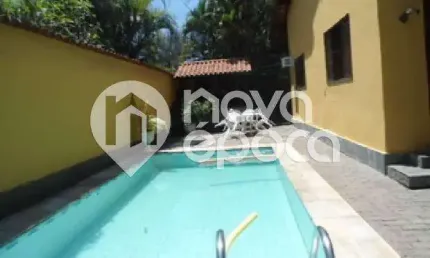 Recreio dos Bandeirantes | Casa 3 quartos, sendo 1 suite