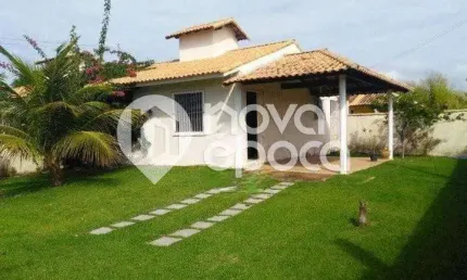 Casa com 2 quartos à venda na Rua dos Crisântemos, Jardim Ipitangas, Saquarema