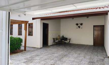Casa com 3 quartos à venda na Rua Hibisco, 145, Jardim das Tulipas, Holambra
