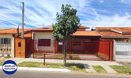 Casa com 3 quartos à venda na Rua Calisia, 570, Jardim das Tulipas, Holambra