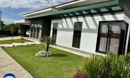 Casa / Sobrado em Condomínio no Residencial Portal do Sol em Holambra