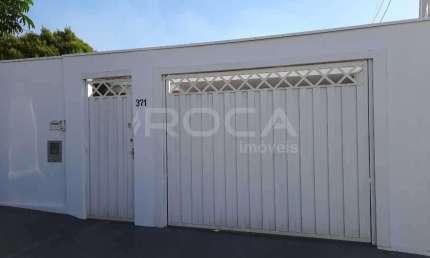 Casa à venda na Vila Monteiro Gleba I, São Carlos | 3 dormitórios, 1 suíte, 4 garagens