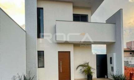 Linda Casa à Venda no Condomínio Parque dos Timburis em São Carlos