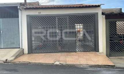 Casa à venda no Parque Delta, São Carlos - 2 dormitórios, churrasqueira e armários planejados