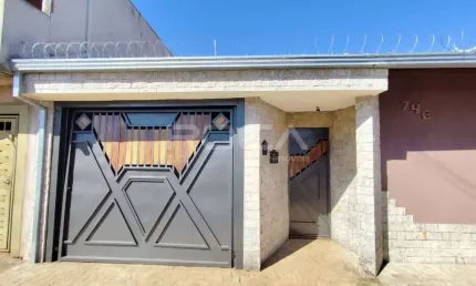 Casa no Jardim Ipanema em São Carlos, 3 dormitórios e 2 suítes