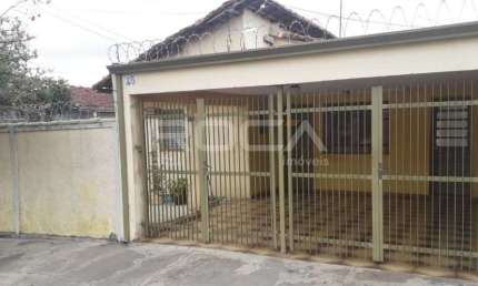 Casa padrão à venda na Vila Boa Vista, São Carlos - 3 dormitórios e 2 garagens cobertas!
