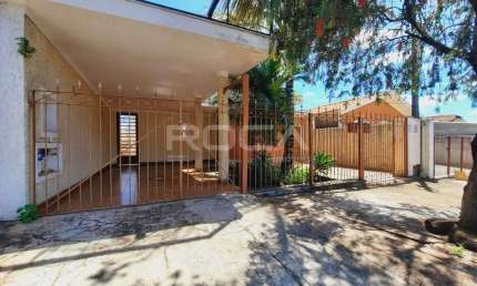 Casa à venda no Jardim Bandeirantes, São Carlos: 3 dormitórios, suíte e churrasqueira!