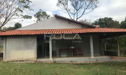 Encantadora Chácara com 2 Suítes em São Carlos - Aracê de Santo Antônio