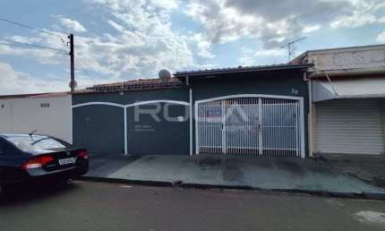 Linda Casa à Venda e Locação na Vila Jacobucci, São Carlos - 3 Dormitórios, Suíte e Garagem