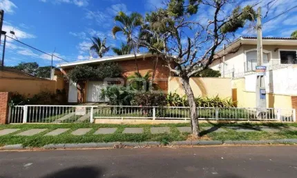 Casa de alto padrão com 3 dormitórios no Parque Santa Mônica