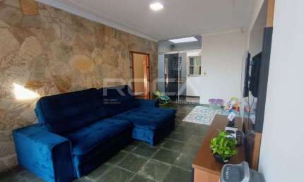 Casa à venda no Jardim Nova São Carlos, São Carlos - 2 dormitórios, suíte, churrasqueira e piscina!