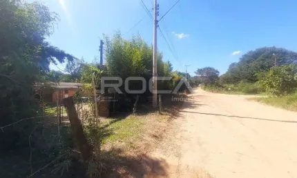 Chácara à venda em São Carlos - Arace de Santo Antonio com 2 garagens cobertas