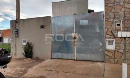 Casa Padrão com 2 dormitórios e suíte no bairro Cidade Aracy em São Carlos