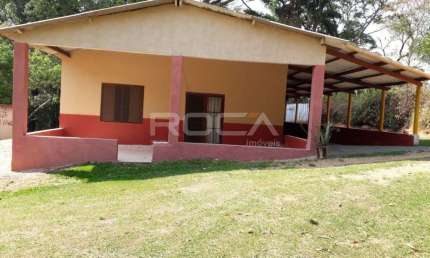 Chácara de luxo em São Carlos - 3 dormitórios, piscina e muito mais!