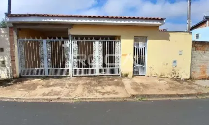 Linda casa padrão com 2 dormitórios e edícula no jardim ipanema em são carlos