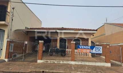 Casa Padrão à venda na Vila São José, São Carlos - 3 dormitórios e 3 vagas de garagem
