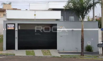 Casa padrão à venda no Jardim Cardinalli, São Carlos: 3 dormitórios, 2 suítes e 2 garagens