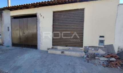 Casa padrão com 2 dormitórios no bairro Miguel Abdelnur em São Carlos