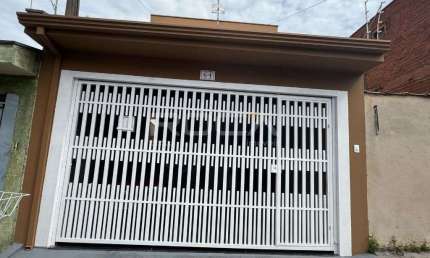 Casa à venda em São Carlos, bairro Romeu Tortorelli - 2 dormitórios, garagem coberta e muito mais!