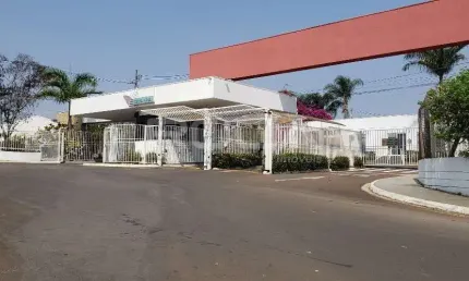 Linda Casa em Condomínio no Jardim Ipanema, São Carlos