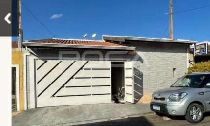 Maravilhosa Casa Padrão com 4 Dormitórios no Bairro Silvio Vilari em São Carlos