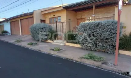 linda casa, com aquecedor sola, fotovoltaica, ar condicionado, armários em todos os cômodos, portões eletrônicos
