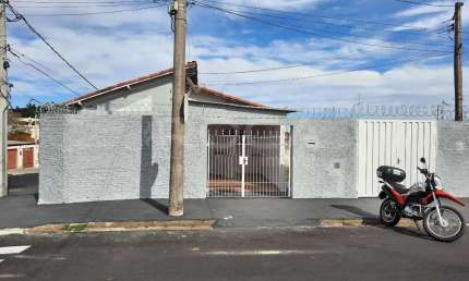 Casa de 3 dormitórios na Vila Boa Vista, São Carlos - Venda e Locação