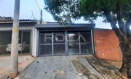 Casa Padrão de 2 dormitórios na Vila Santa Madre Cabrini - São Carlos