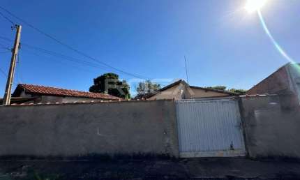 Casa padrão à venda no Jardim Mercedes em São Carlos