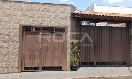 Casa à venda na Vila Marcelino, São Carlos: 02 dormitórios e garagem coberta