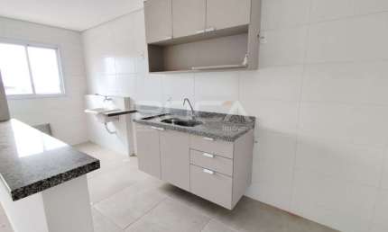 Apartamento de 2 dormitórios para alugar na Vila Prado, São Carlos