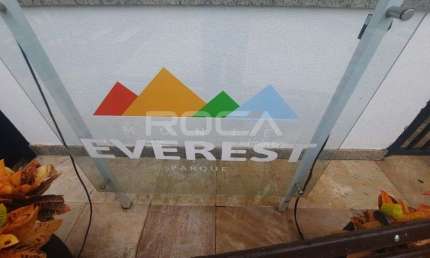 Apartamento de 2 dormitórios para alugar no bairro Monte Everest, São Carlos