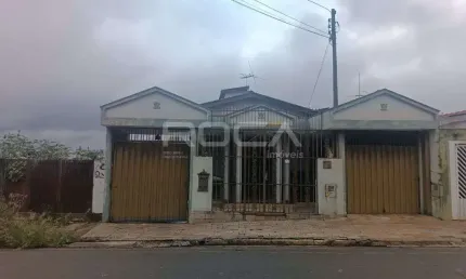 Casa de alto padrão com 3 dormitórios e 9 garagens no bairro SILVIO VILARI em São Carlos