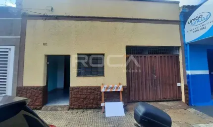 Linda Casa Padrão com 2 Dormitórios na Vila Prado, São Carlos