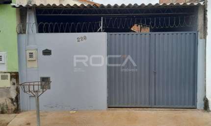 Casa padrão à venda no bairro Cidade Aracy, São Carlos - 2 dormitórios e 2 garagens