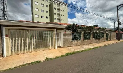 Casa Padrão à venda na Vila Costa do Sol, São Carlos - 3 dormitórios, 2 suítes, 3 vagas