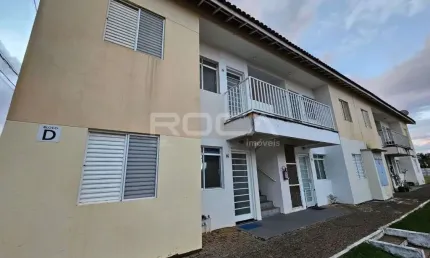Apartamento de 3 dormitórios com armários e box nos banheiros em São Carlos