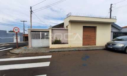 Casa padrão com 2 dormitórios no Centro de São Carlos