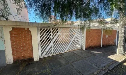 Casa de 3 dormitórios à venda no Centro de São Carlos