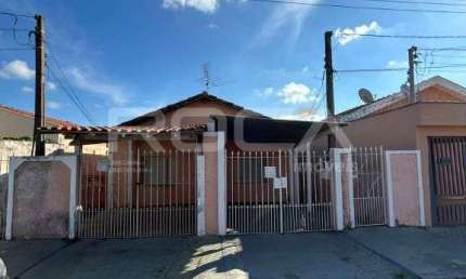 Casa Geminada à venda na Vila Boa Vista, São Carlos - 2 dormitórios, 2 banheiros, 2 garagens!