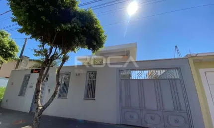 Sobrado à venda no Planalto Paraíso, São Carlos: 3 dormitórios, suíte, churrasqueira e mais!