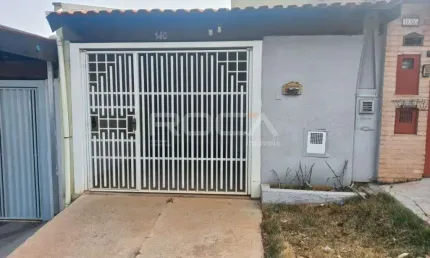 Belíssima Casa de 03 Dormitórios com Churrasqueira em AZULVILLE, São Carlos