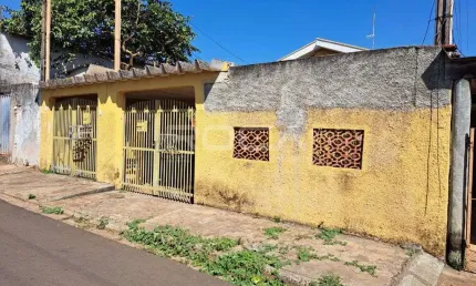 Casa de 2 dormitórios à venda na Vila Brasília, São Carlos