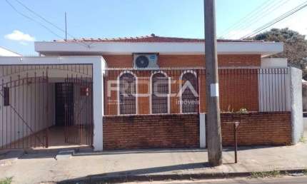 Casa padrão à venda na Vila São José, São Carlos - SP