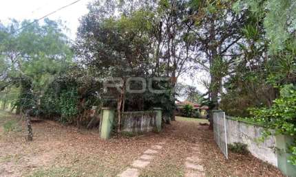 Chácara à venda em São Carlos - 2 dormitórios, piscina e churrasqueira!