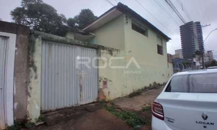 Casa padrão à venda no Centro, São Carlos - Imóvel com 2 dormitórios e garagem coberta!