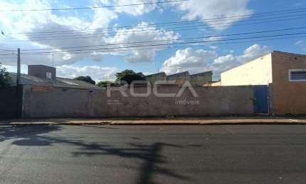 Terreno à venda na Rua Itália, 722, Vila Prado, São Carlos