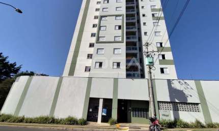 Apartamento para alugar em São Carlos - 2 dormitórios, sacada e garagem